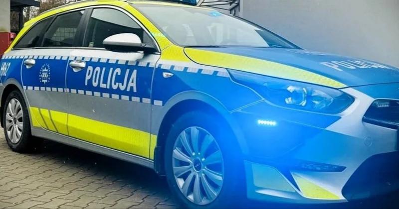 Після сутички з місцевими жителями українець відгриз частину поліцейського автомобіля в Польщі: його планують депортувати, повідомляють ЗМІ.