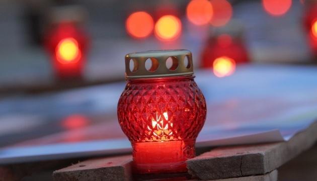 У Дніпрі 9 та 10 листопада оголошено дні скорботи за загиблими.