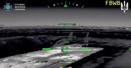 Вогняна буря в Росії: Служба безпеки України завдала удару по п'яти ворожим аеродромам, в результаті чого було уражено 15 літаків РФ.