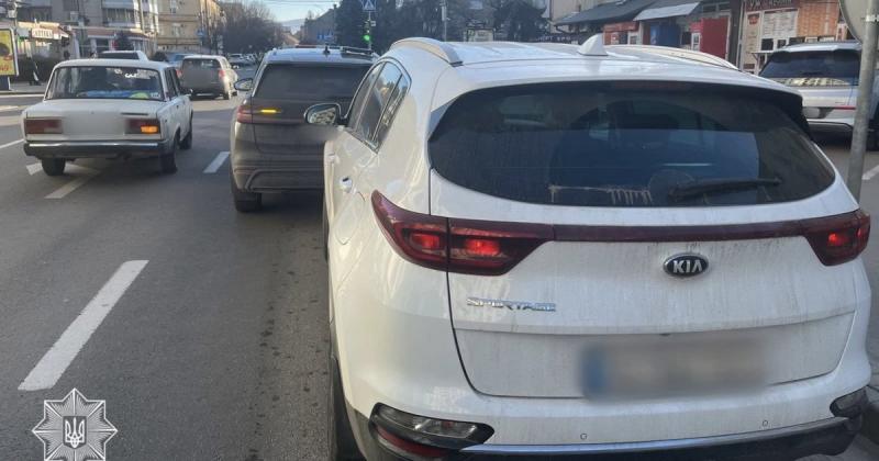 2,39 проміле: в Ужгороді водійка в стані алкогольного сп'яніння потрапила в аварію (ФОТО)