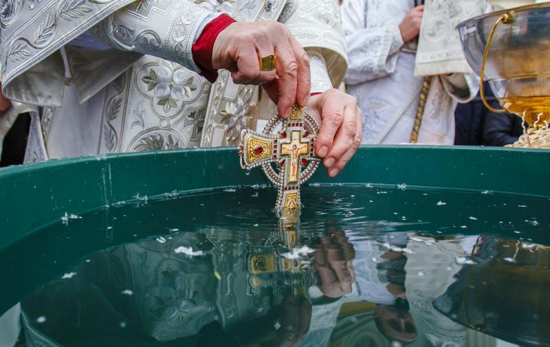 Водохреще 2025. Коли українці святкуватимуть це свято за новим календарем?