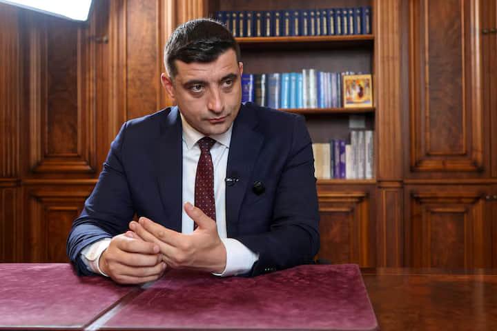 У першому раунді виборів у Румунії перемогу здобув кандидат, який має проросійські погляди.