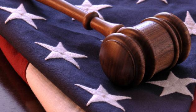 Суд у Сполучених Штатах призупинив більшість торговельних мит, запроваджених адміністрацією Трампа.