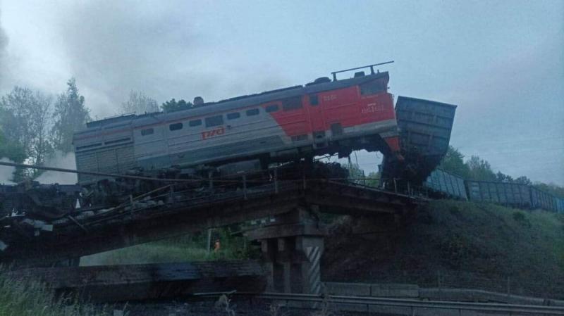 Ще один міст в Росії зазнав обвалу.