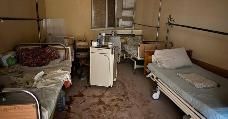 Російські війська обстріляли лікарню в Херсоні з артилерії: які є наслідки (фото)