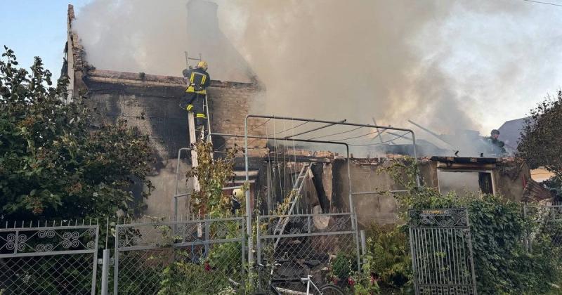 Зруйнований приватний житловий будинок: міський голова Луцька поділився інформацією про наслідки нічного обстрілу.