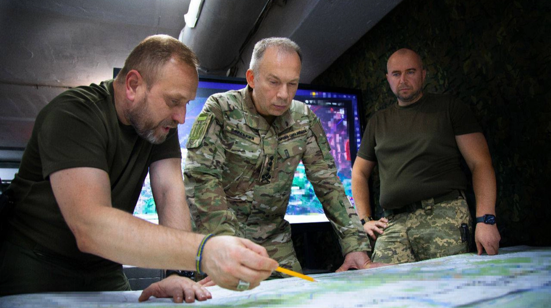 Російські війська зазнають незначних успіхів, тоді як Збройні сили України ведуть активну оборонну боротьбу, повідомляє Сирський.