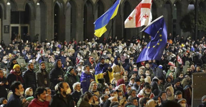Швеція, слідуючи прикладу голови ОБСЄ, звернула увагу уряду Грузії на необхідність дотримання своїх демократичних обов'язків.
