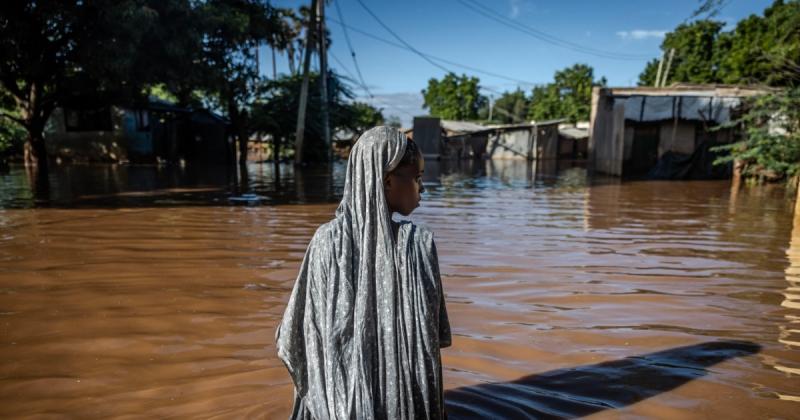 В Кенії внаслідок зсуву ґрунту, спровокованого інтенсивними опадами, загинуло щонайменше 13 осіб.