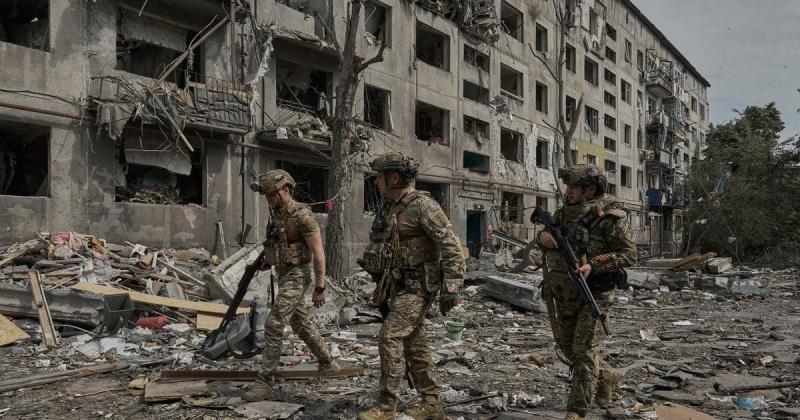 Конфлікт за Покровськ набирає обертів: військовий поділився інформацією про те, як російські війська проникають у глиб території.