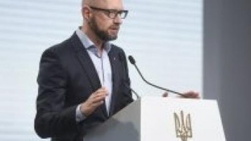 Я категорично проти концепцій заснування нового формату НАТО, заявив Яценюк.