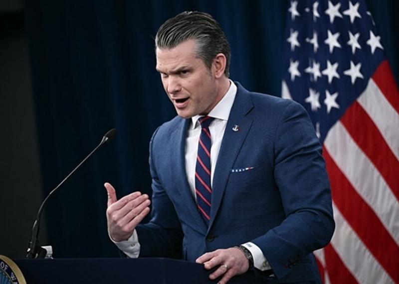 Міністр оборони США оголосив, що американські війська завдали удару по військовим силам Ірану.