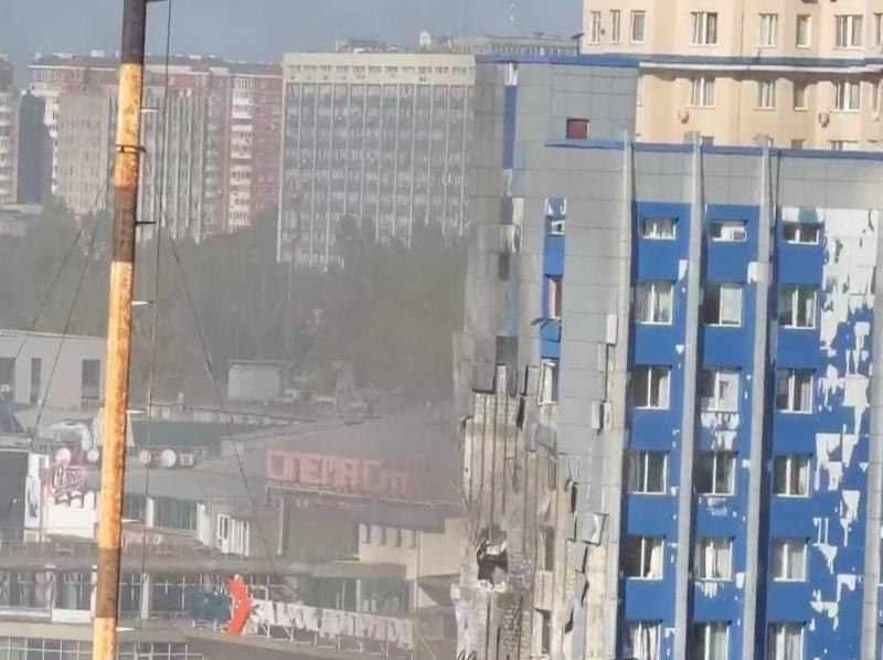 Атака на густонаселений район Одеси: безпілотник вразив житловий будинок, є серйозно поранені.